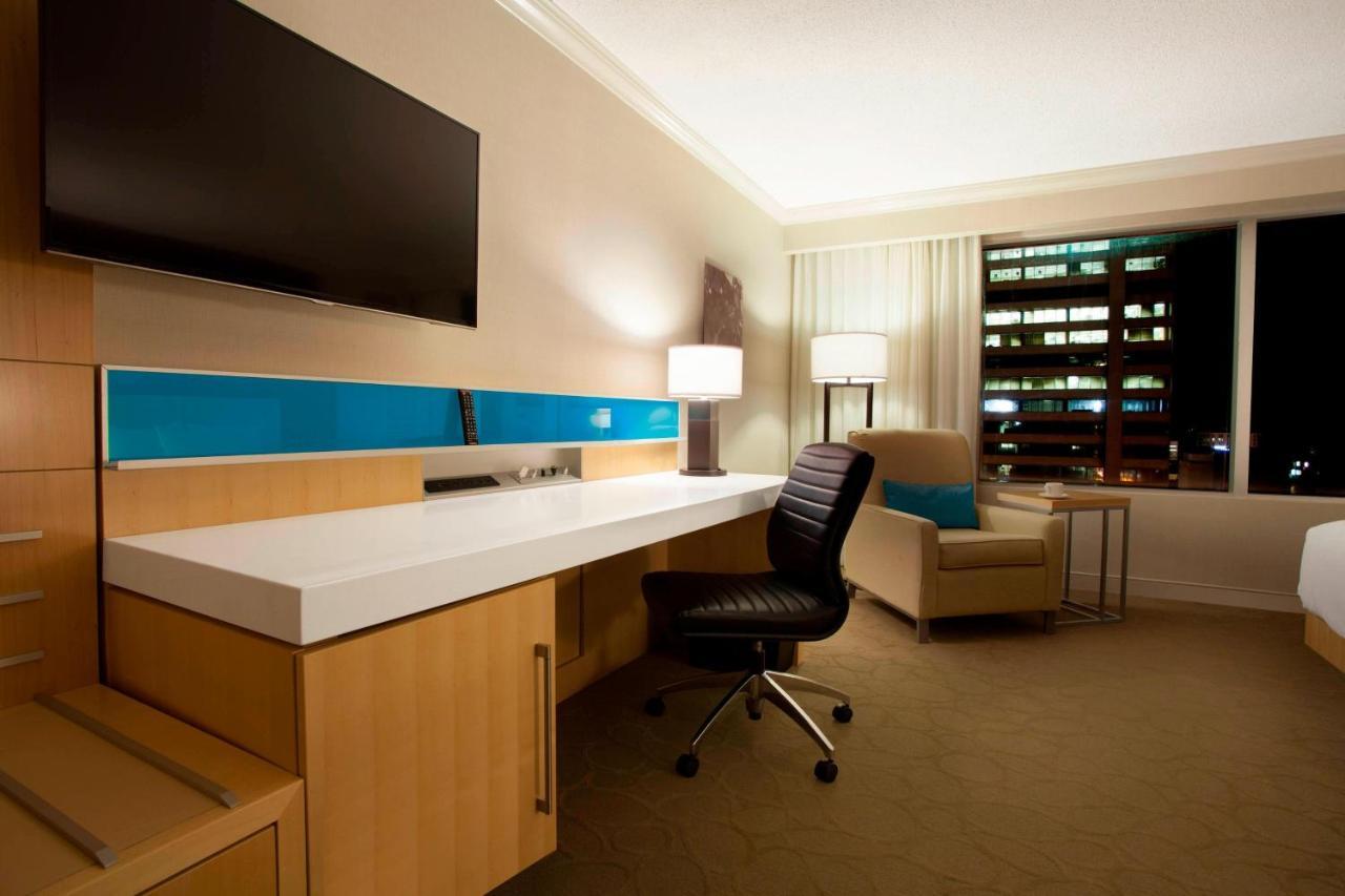 Delta Hotels By Marriott London Armouries Εξωτερικό φωτογραφία