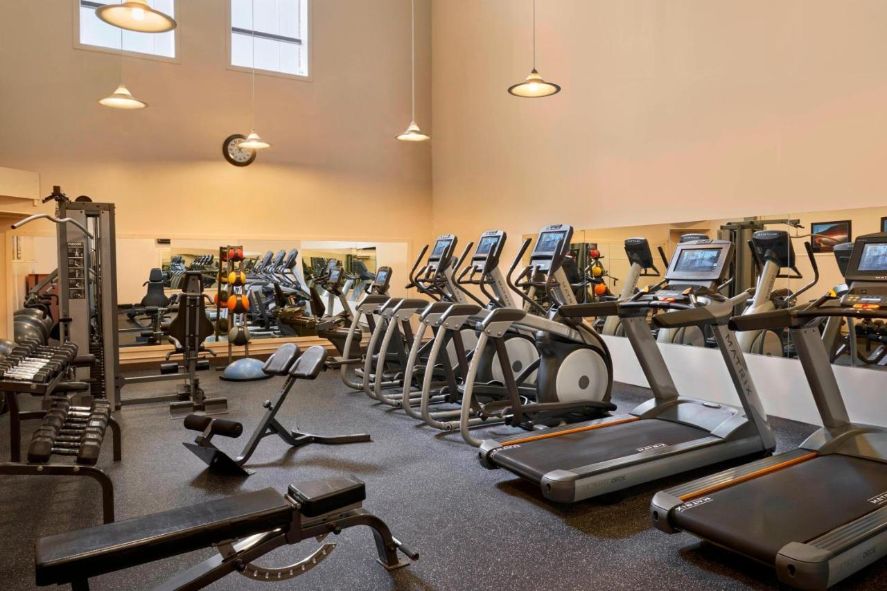 Delta Hotels By Marriott London Armouries Εξωτερικό φωτογραφία