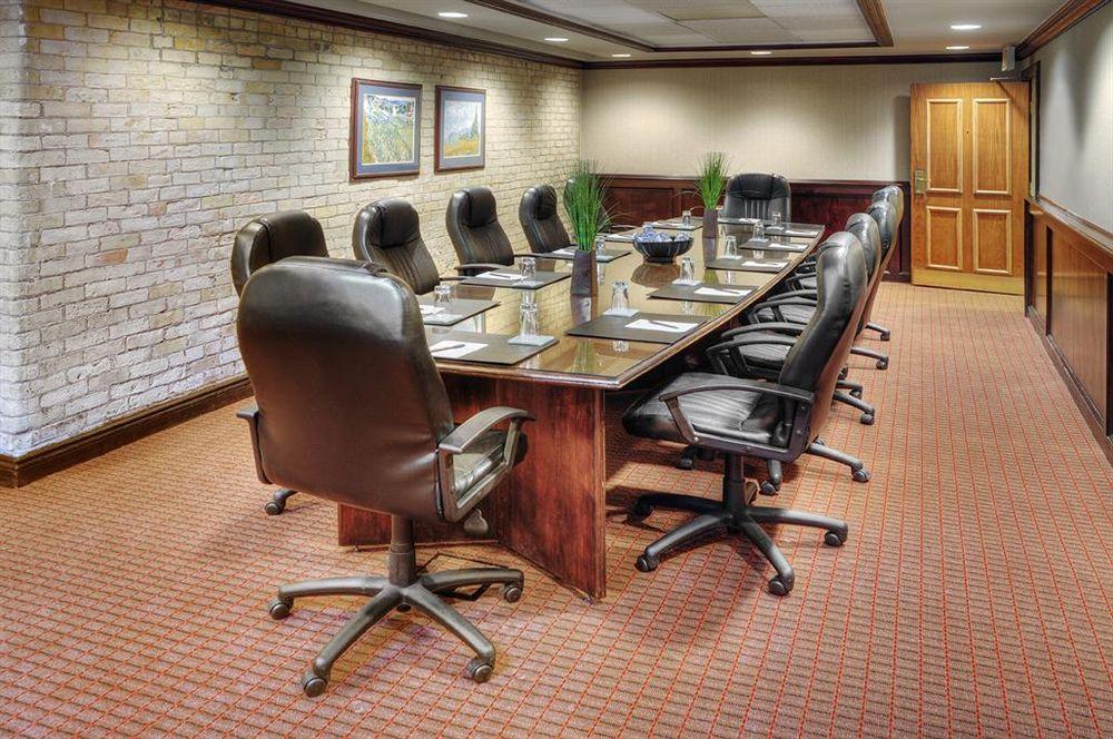 Delta Hotels By Marriott London Armouries Εξωτερικό φωτογραφία