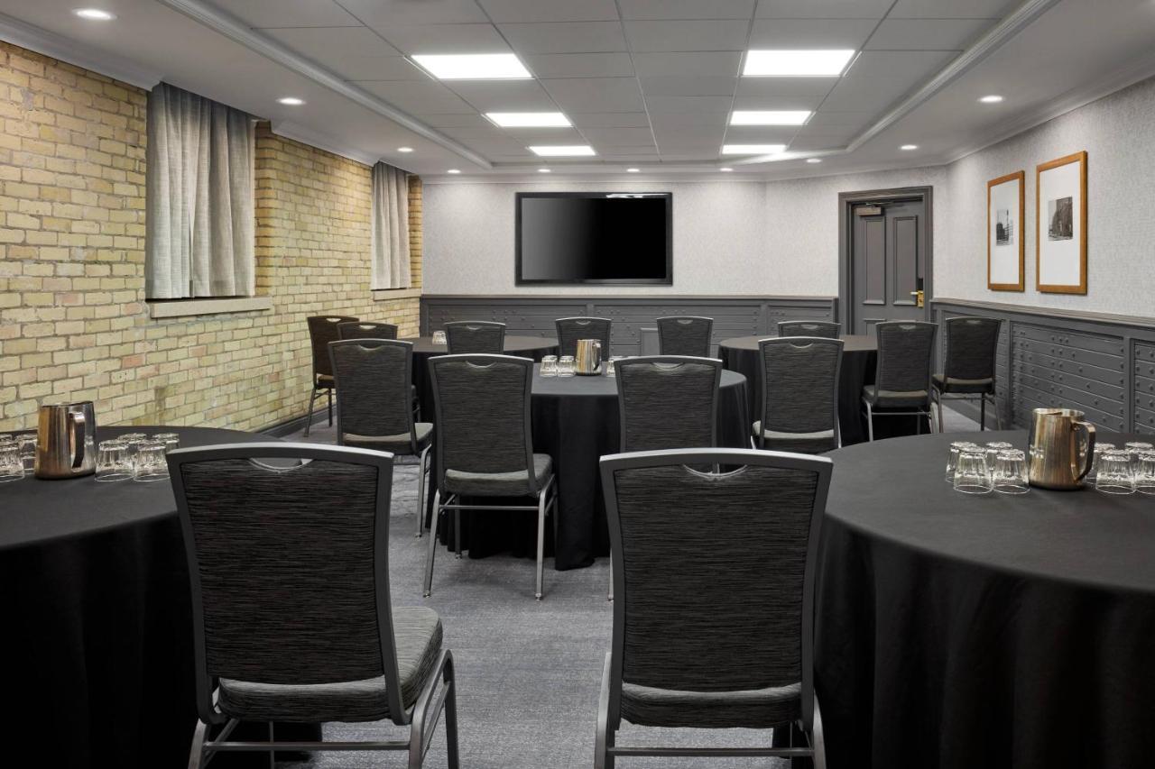 Delta Hotels By Marriott London Armouries Εξωτερικό φωτογραφία