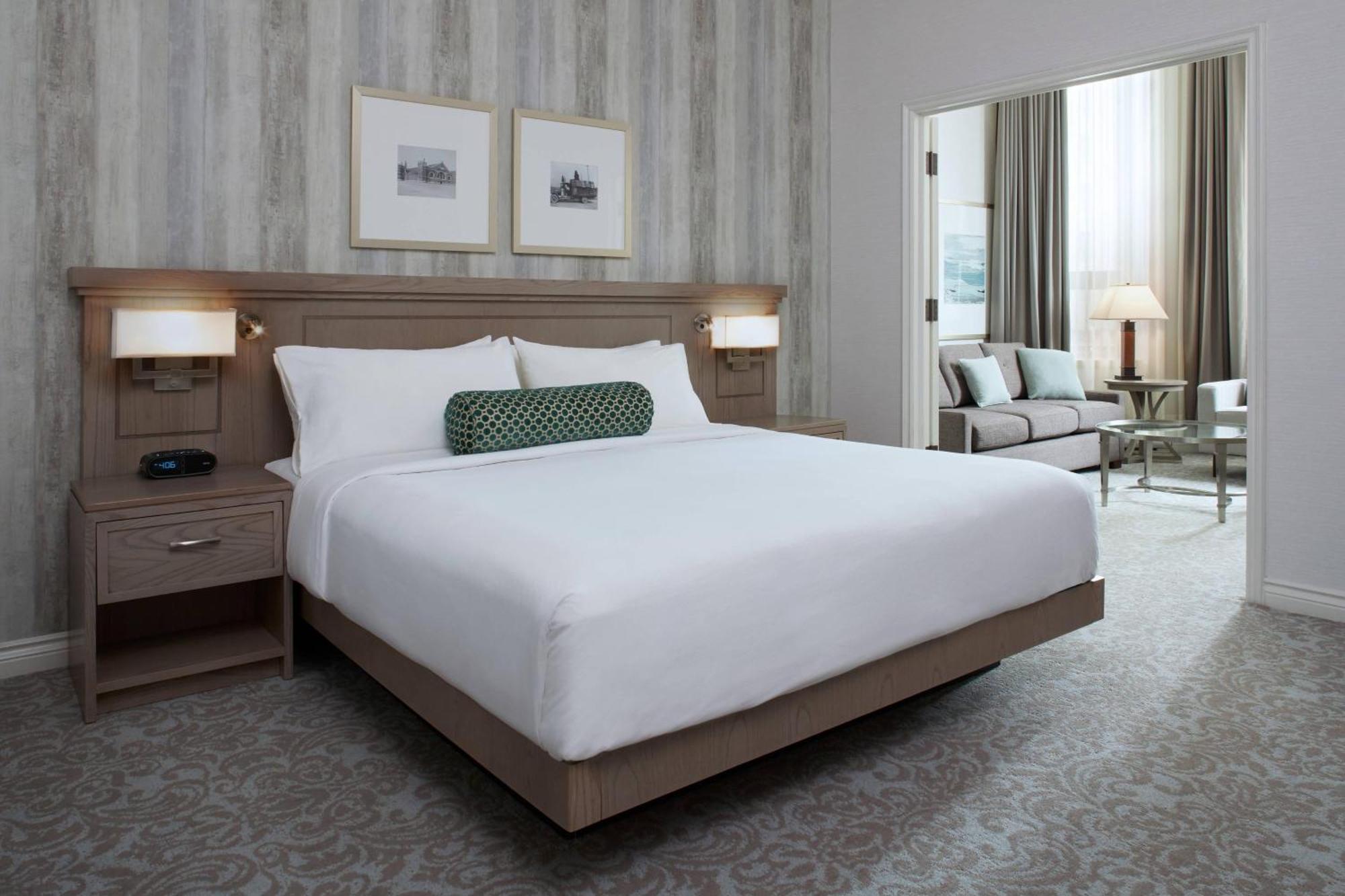 Delta Hotels By Marriott London Armouries Εξωτερικό φωτογραφία