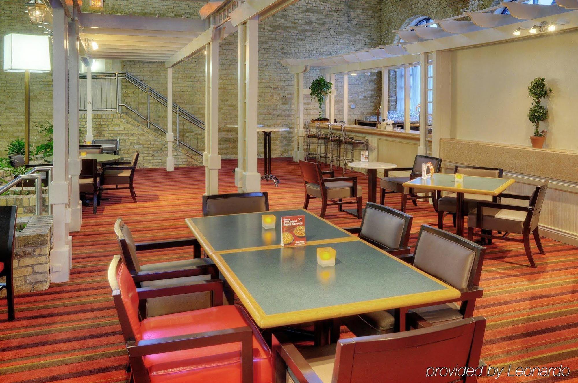 Delta Hotels By Marriott London Armouries Εστιατόριο φωτογραφία