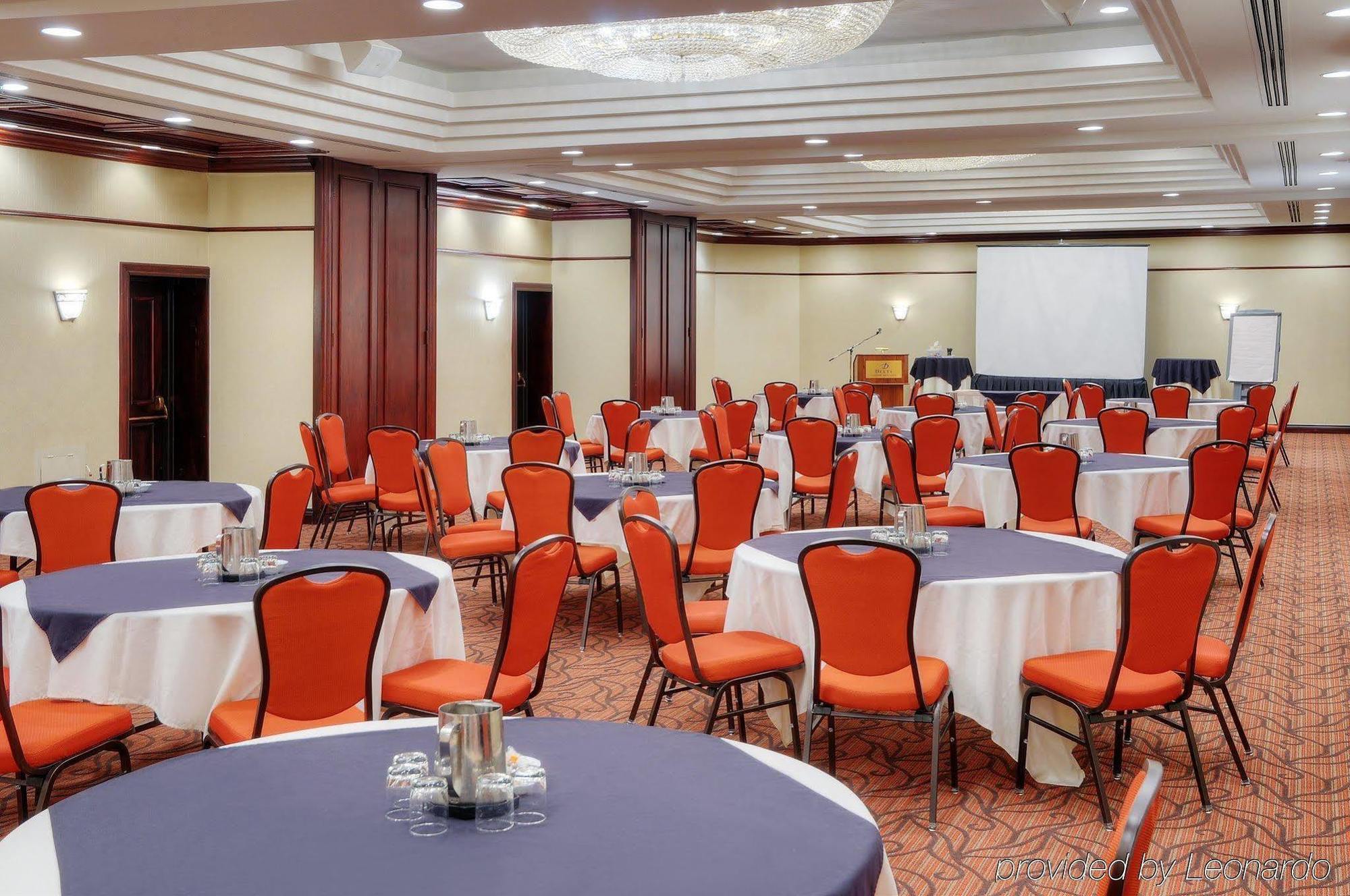 Delta Hotels By Marriott London Armouries Ανέσεις φωτογραφία