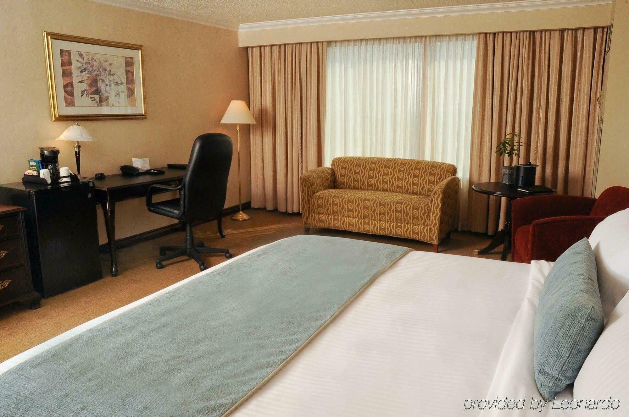 Delta Hotels By Marriott London Armouries Εξωτερικό φωτογραφία